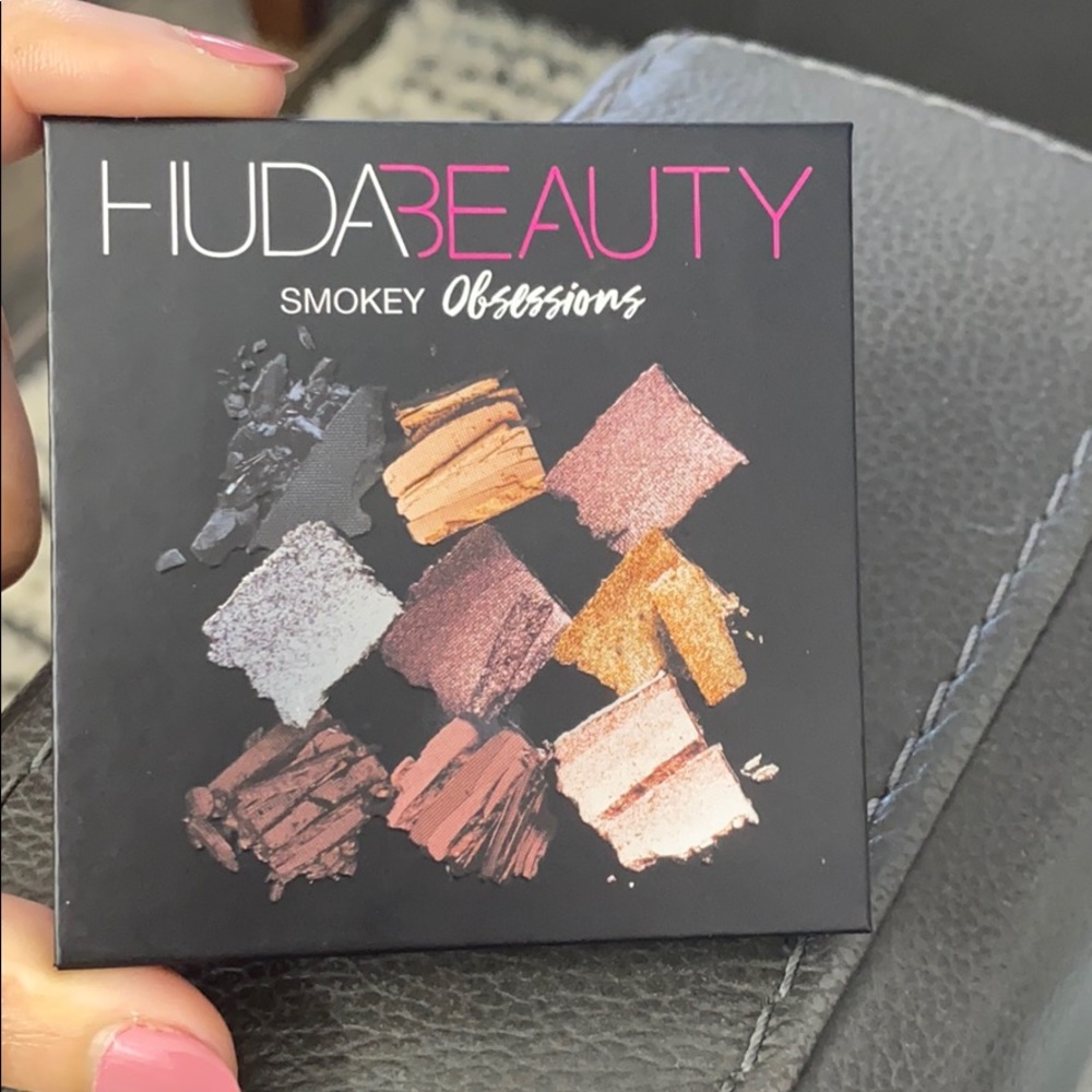 Huda Beauty Smokey Obsessions Eye Palette New!